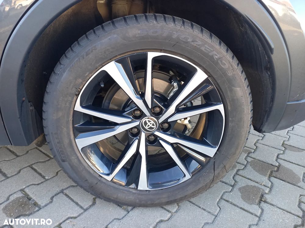 Toyota C-HR 2.0 PHEV 223 CP 4x2 CVT Dynamic - 29