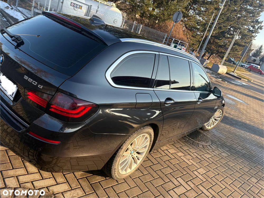 BMW Seria 5 520d Luxury Line - 12