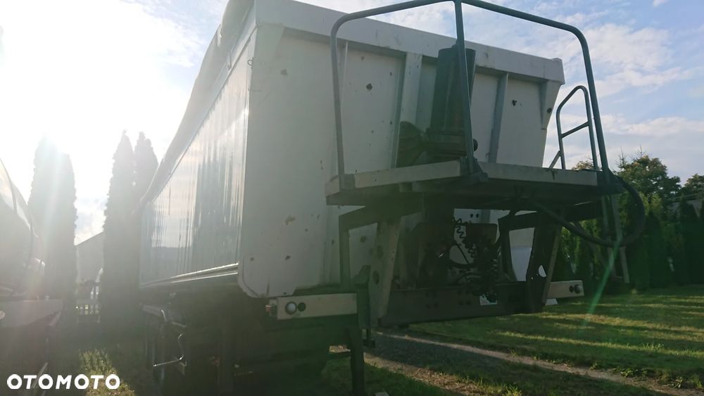Schmitz Cargobull SKI 24 8.2 - 6