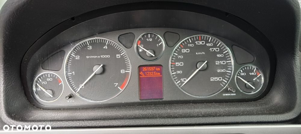 Peugeot 407 - 4