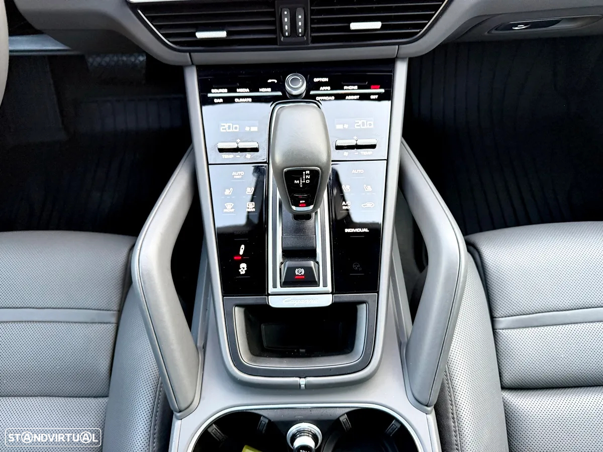 Porsche Cayenne Coupé E-Hybrid - 19