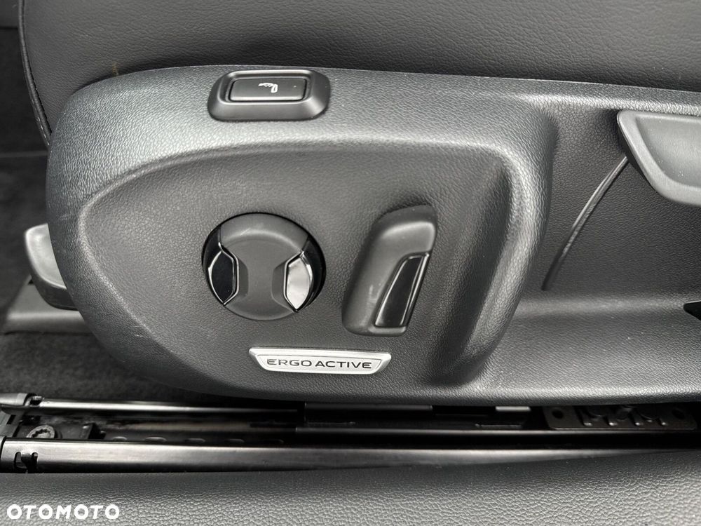 Volkswagen Passat - 11