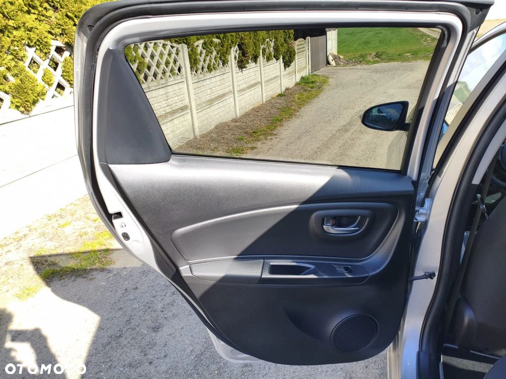 Toyota Yaris 1.5 20th Anniversary CVT - 21