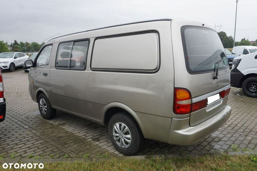 Kia Pregio - 2