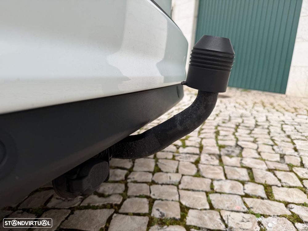 Ford C-Max 1.0 Ecoboost S&S Titanium - 26