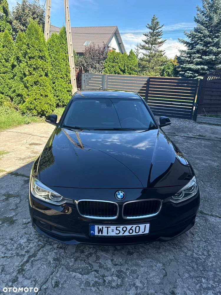 BMW Seria 3 318i - 11