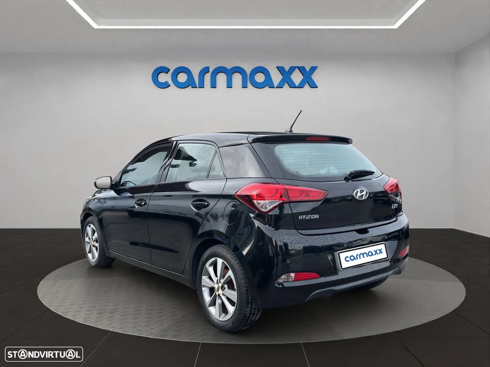 Hyundai i20 1.1 CRDi Comfort - 4
