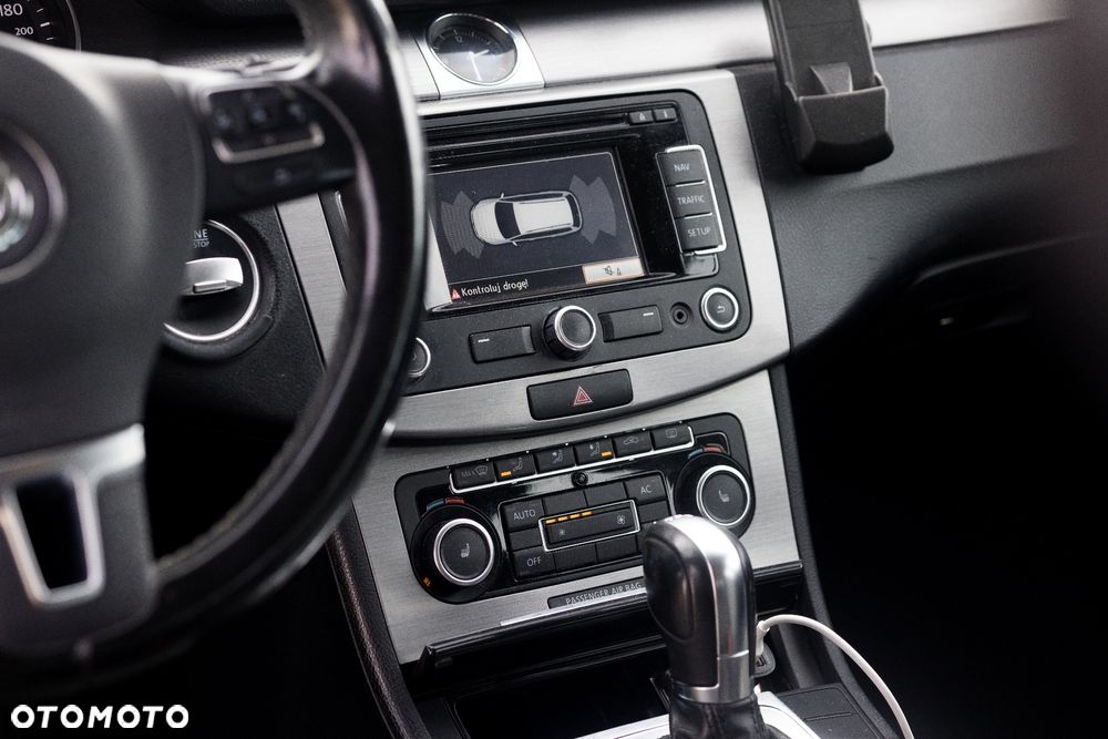 Volkswagen Passat 2.0 TDI Comfortline DSG - 9