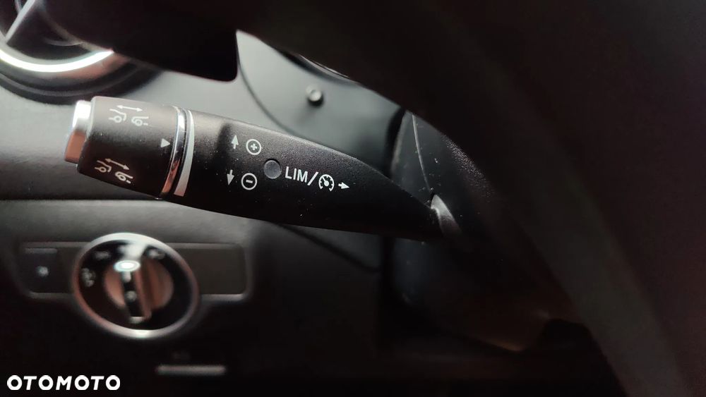 Mercedes-Benz CLA 200 7G-DCT - 22