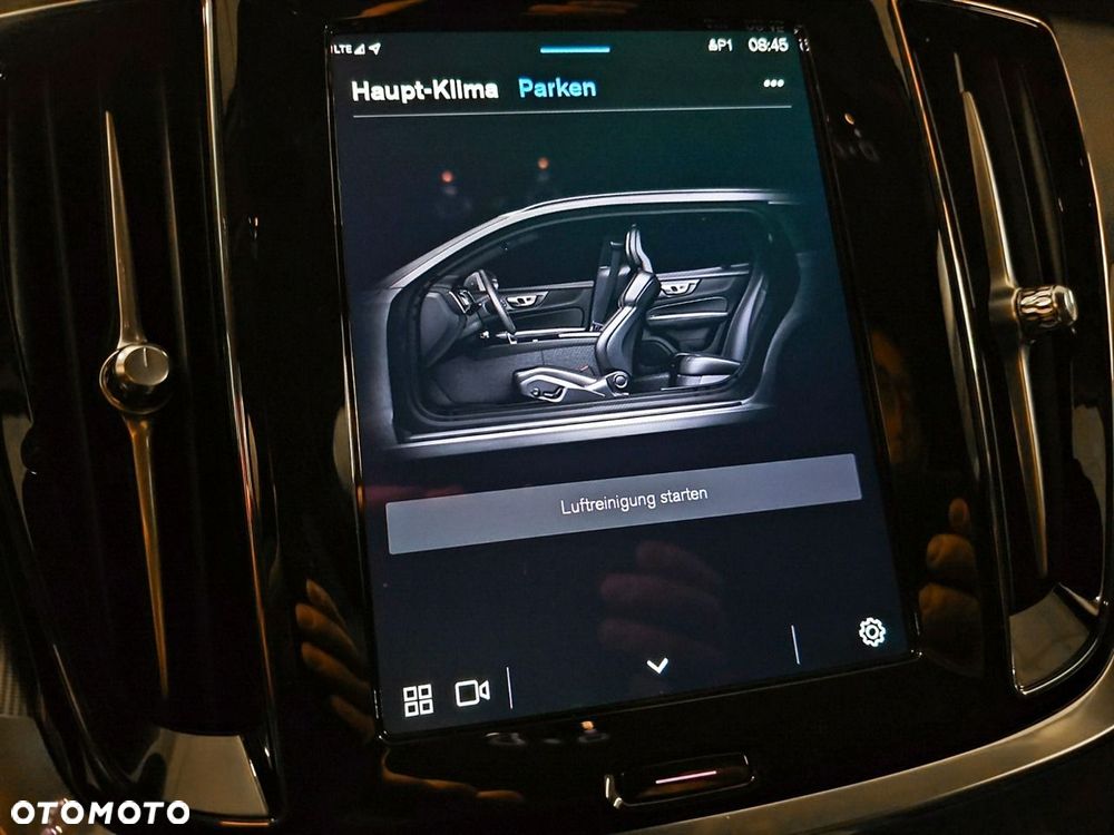 Volvo V60 B4 B Plus Dark - 22