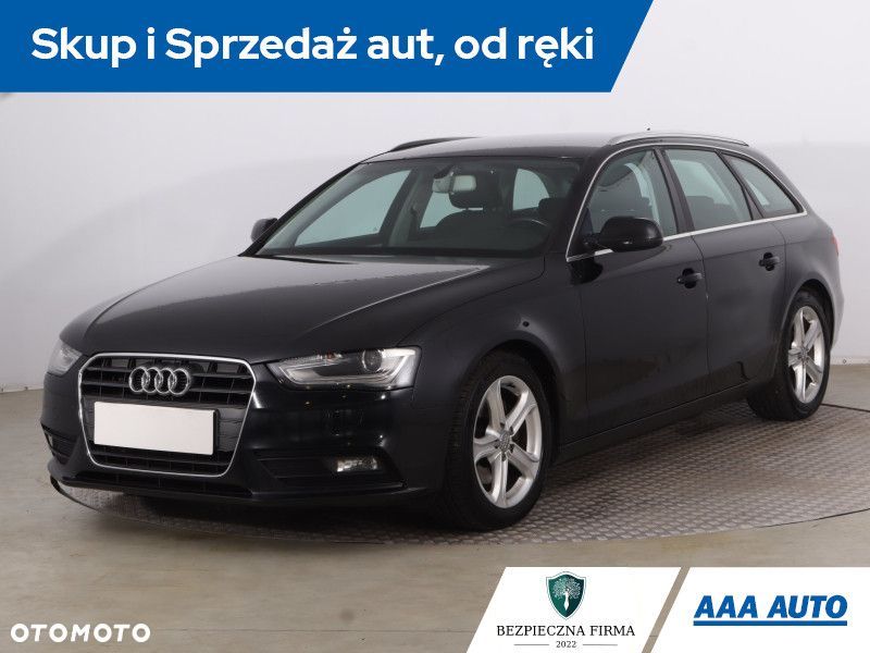 Audi A4 Limousine - 3