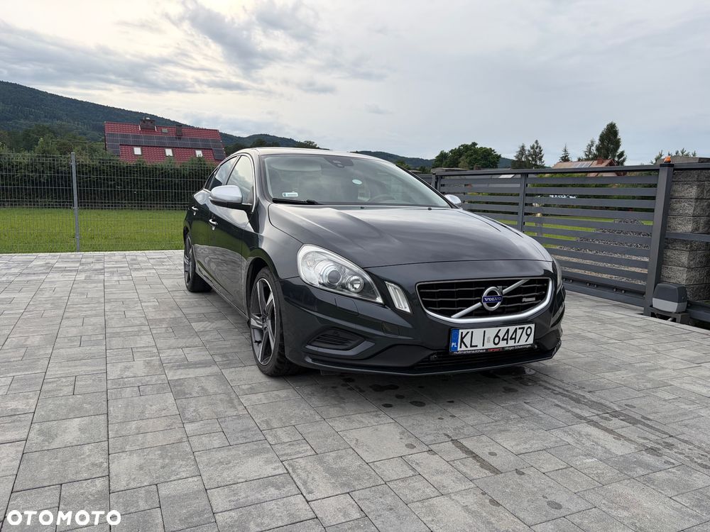 Volvo S60 D3 R-Design - 1
