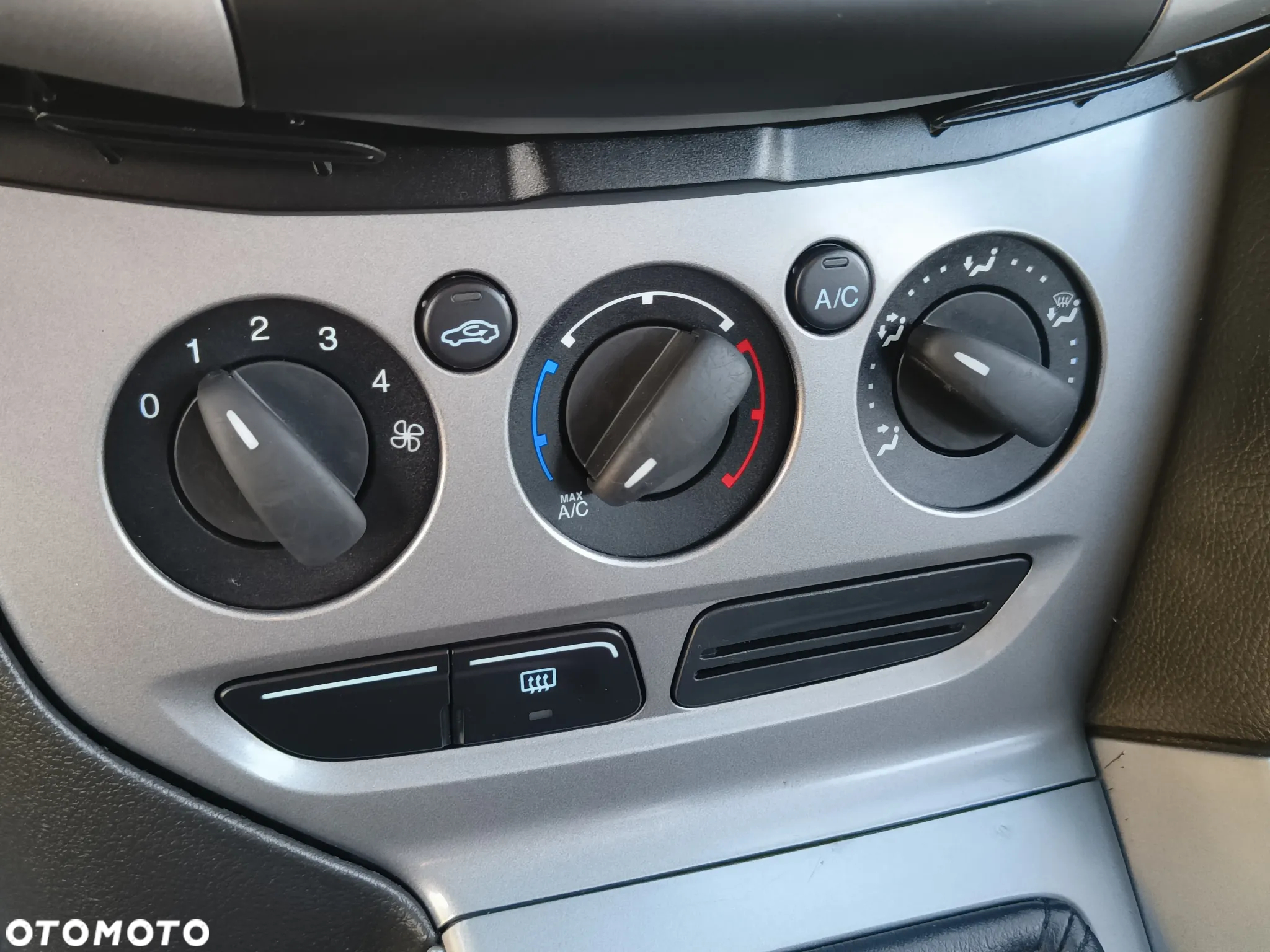 Ford Focus - 25