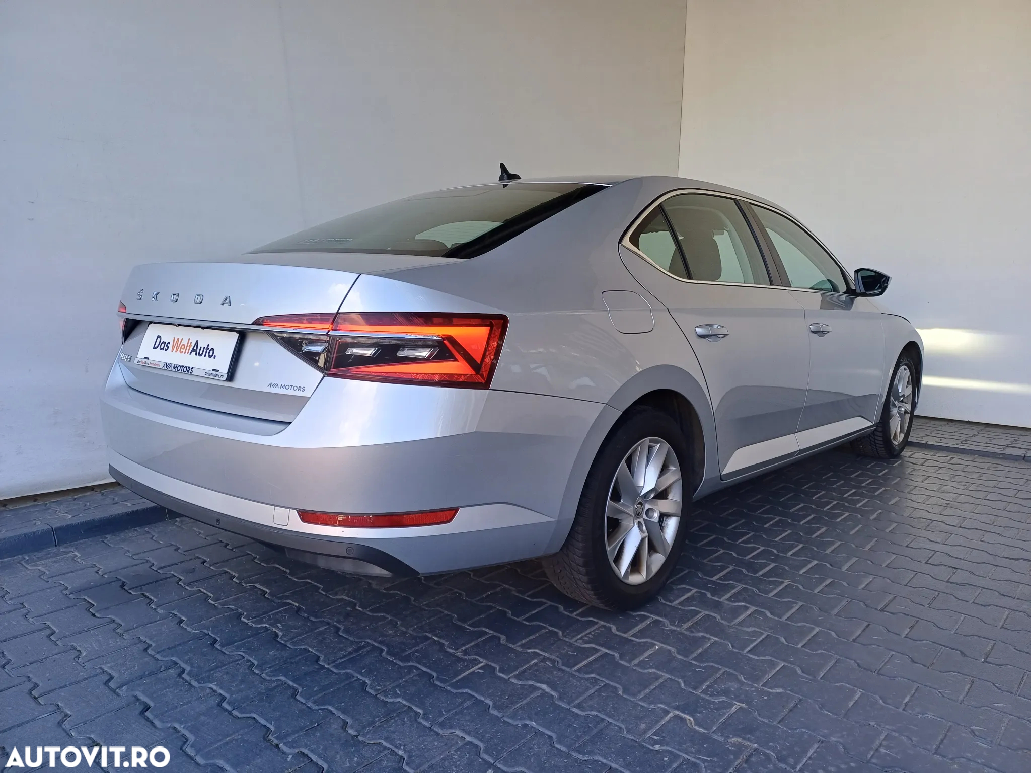 Skoda Superb 2.0 TDI DSG Ambition - 35