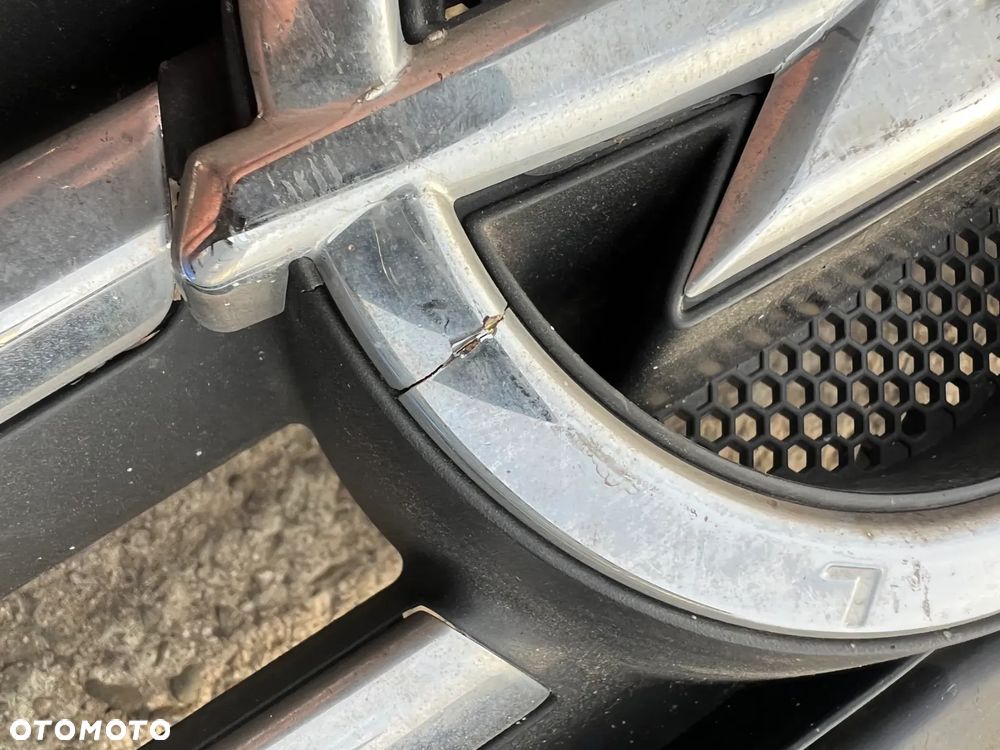 OPEL ASTRA V K ATRAPA GRILL PRZÓD ORYGINAŁ Szkielet 13464791 - 3