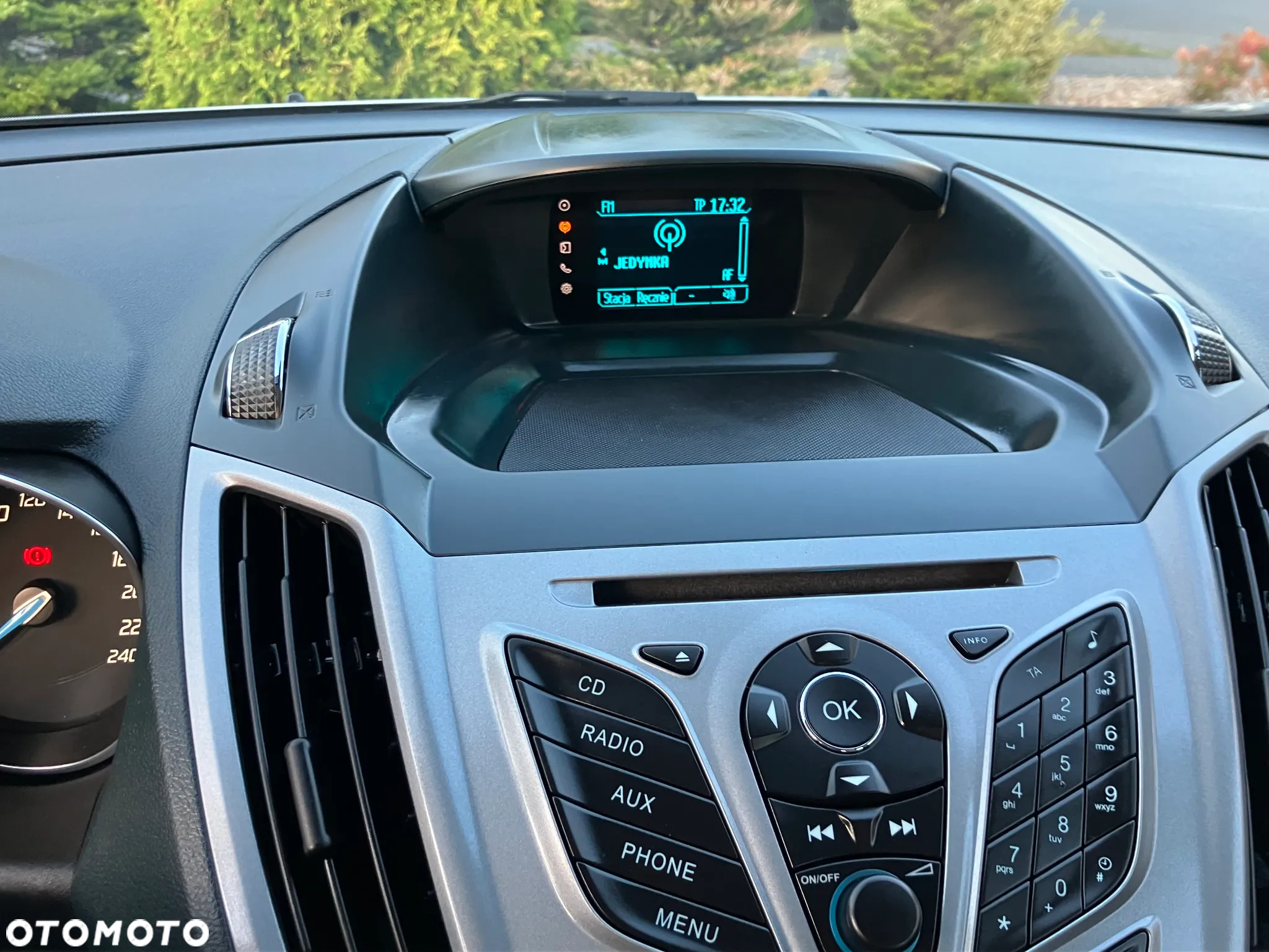 Ford C-MAX 1.6 Ti-VCT SYNC Edition - 21