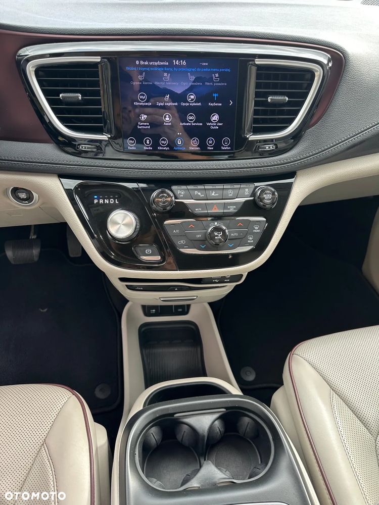 Chrysler Pacifica - 10