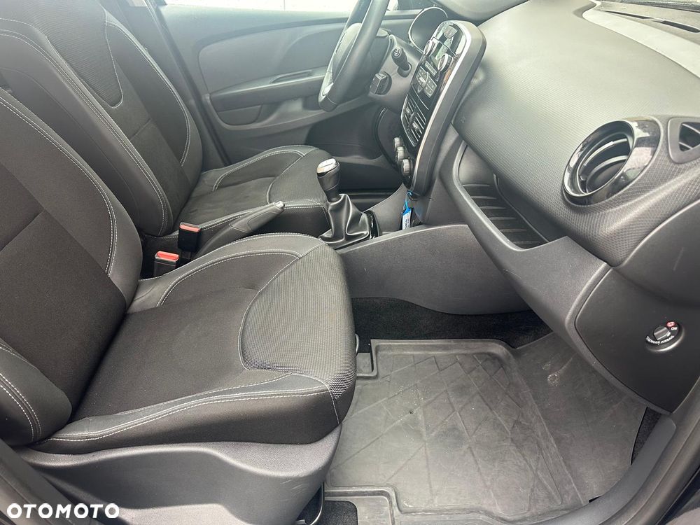 Renault Clio 1.2 16V Alize - 21