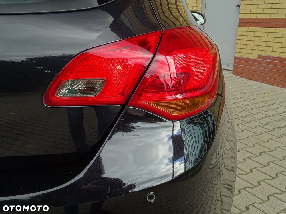 Opel Astra 1.6 Design Edition - 24