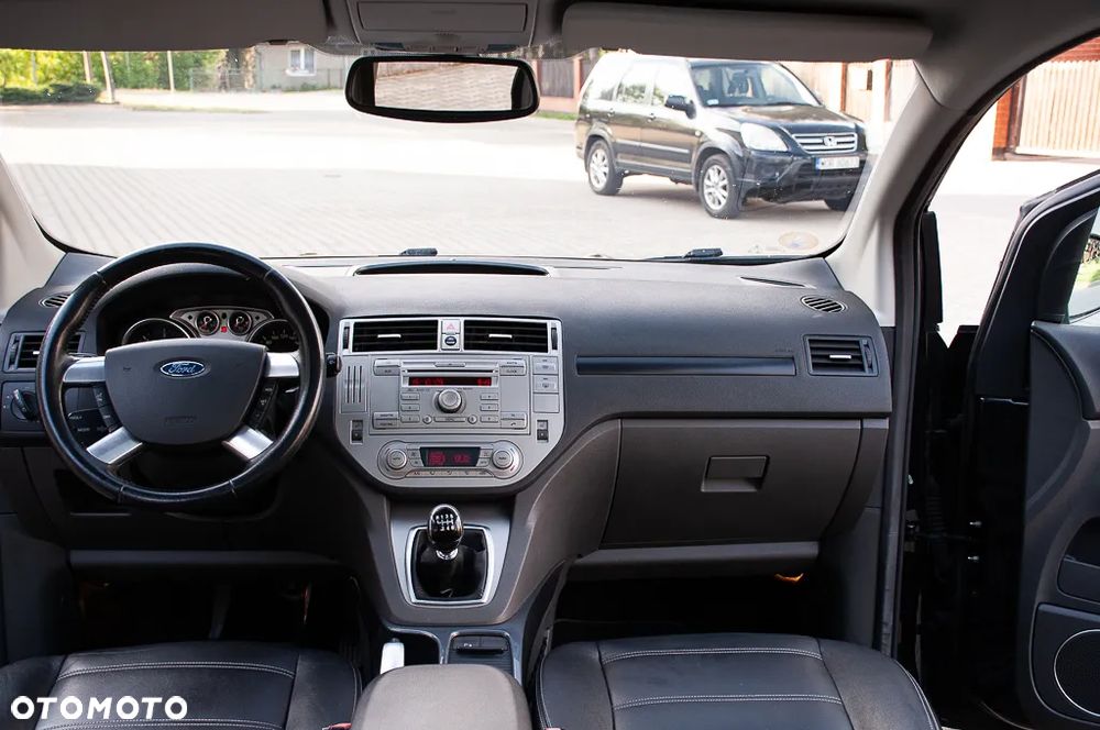 Ford Kuga 2.0 TDCi 4x4 Titanium - 29