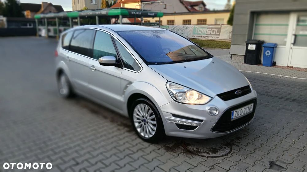 Ford S-Max - 13
