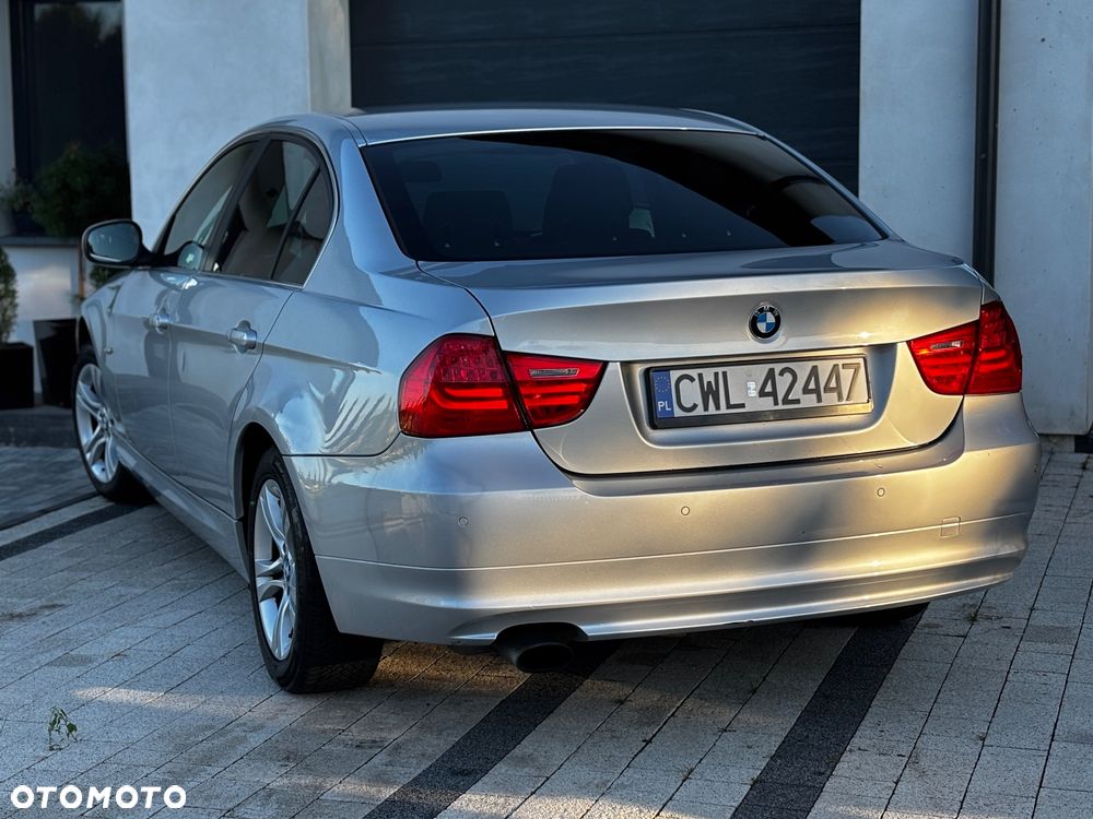 BMW Seria 3 320i - 4
