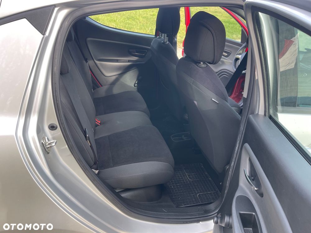 Lancia Ypsilon Y 1.2 8v Platinum - 12