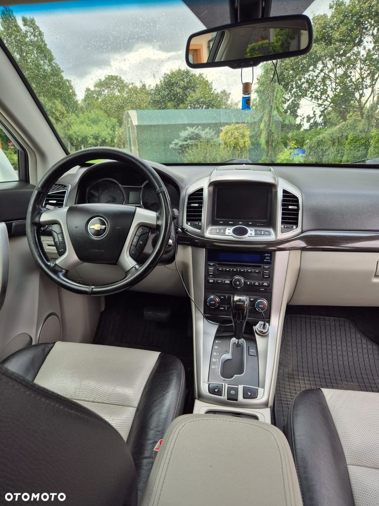 Chevrolet Captiva 2.2 d LTZ - 11