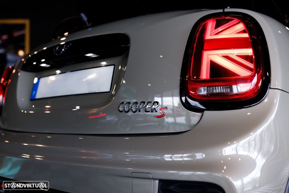 MINI 5 Portas Cooper S Aut. JCW - 11