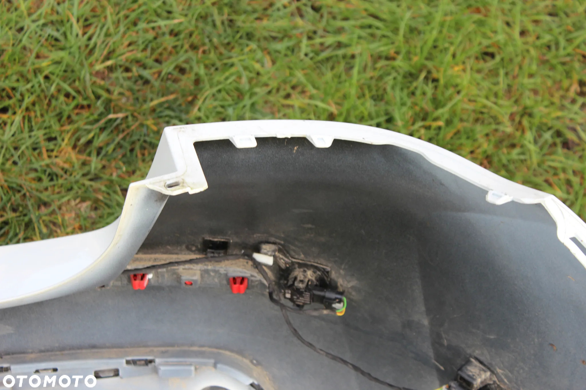 TYLNY ZDERZAK 6 x PDC BMW G31 LCI MINERALWEISS A96 2022 - 16