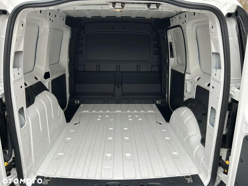 Volkswagen Caddy 1,5 l TSI 116 KM manualna - 9