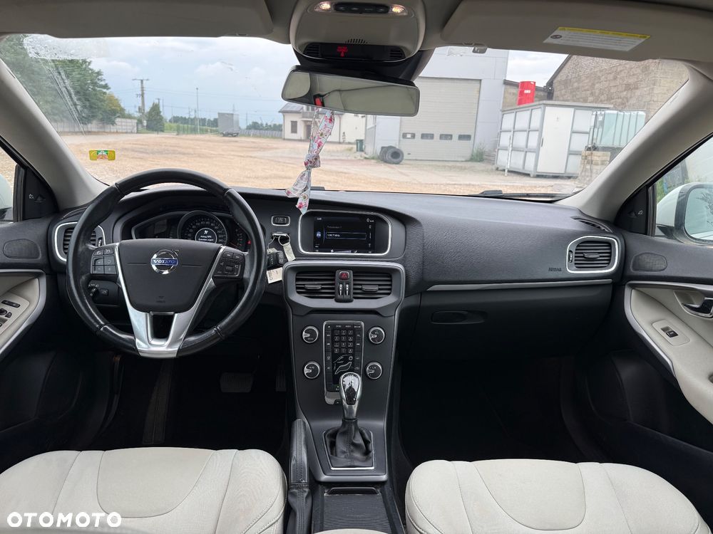 Volvo V40 T4 R-Design Summum - 12