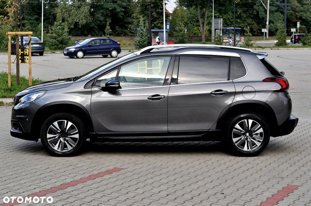 Peugeot 2008 1.2 Pure Tech GPF Allure S&S - 10
