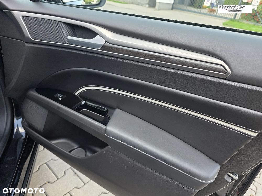 Ford Mondeo SW 2.0 Hybrid Vignale - 15