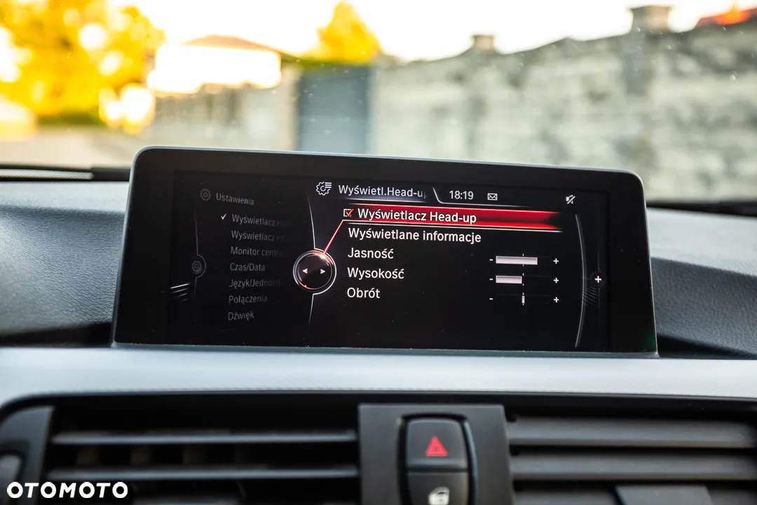 BMW Seria 3 330d xDrive M Sport - 29