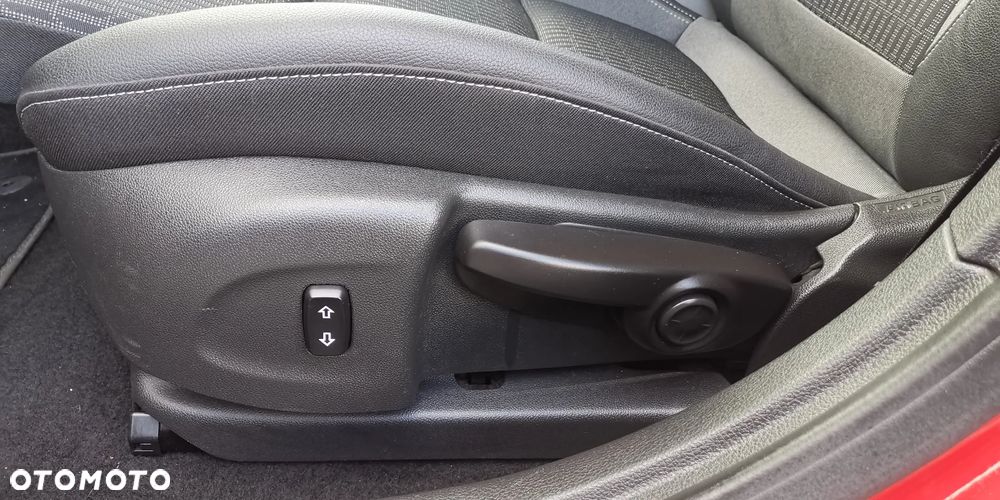 Opel Astra 1.2 Turbo GS Line - 29