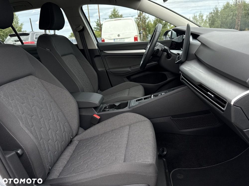 2025 Volkswagen Golf 1.5 eTSI mHEV Life DSG, photograph 12