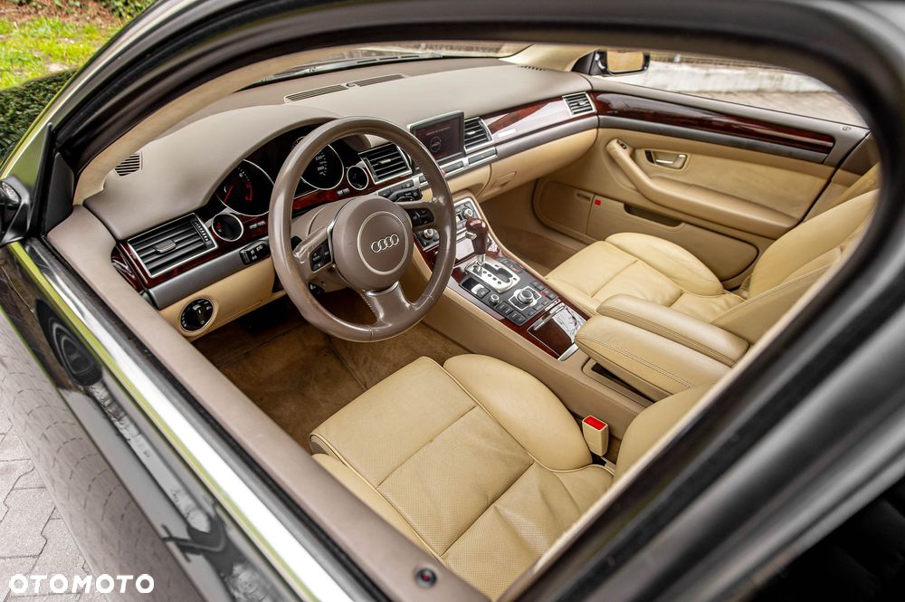 Audi A8 4.2 Quattro - 16