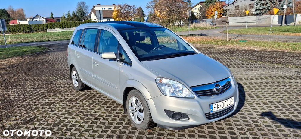 Opel Zafira 1.8 Cosmo - 1