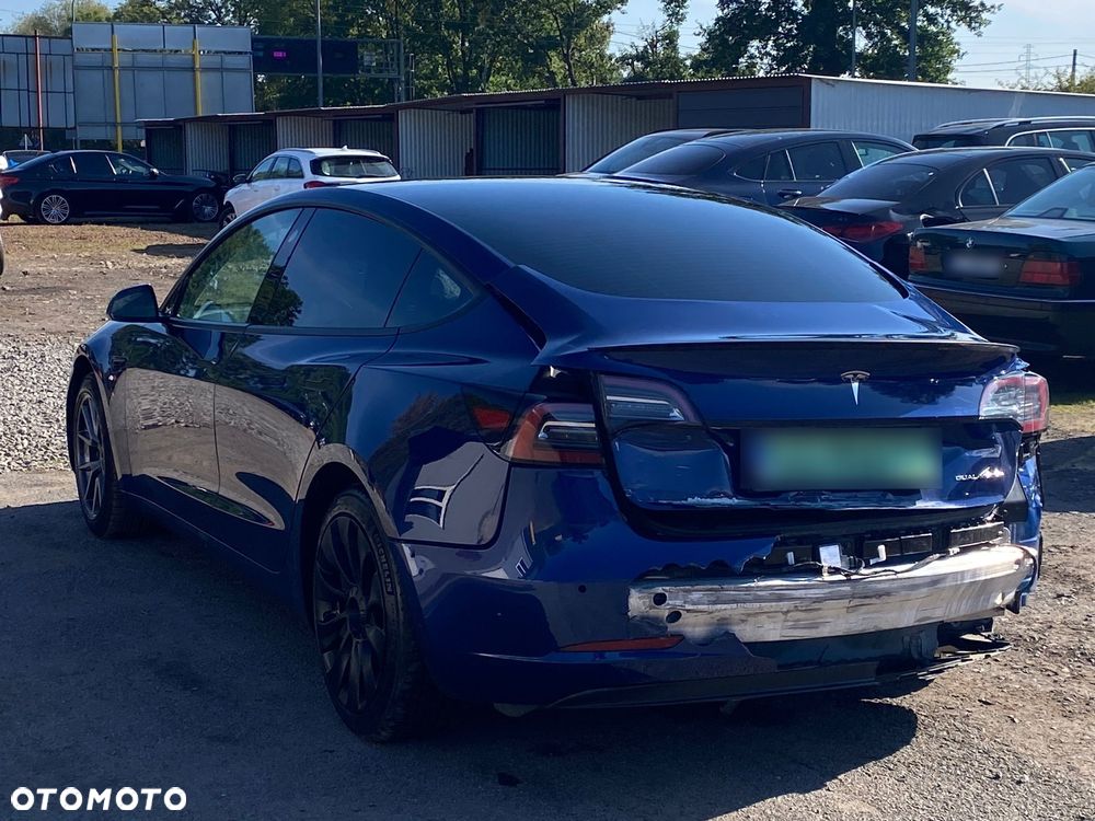 Tesla Model 3 Long Range AWD - 3