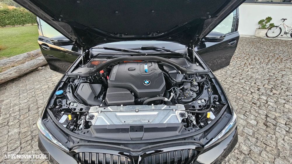 BMW 330 e Touring Line Sport Auto - 28