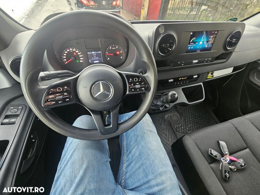 Mercedes-Benz Sprinter - 10