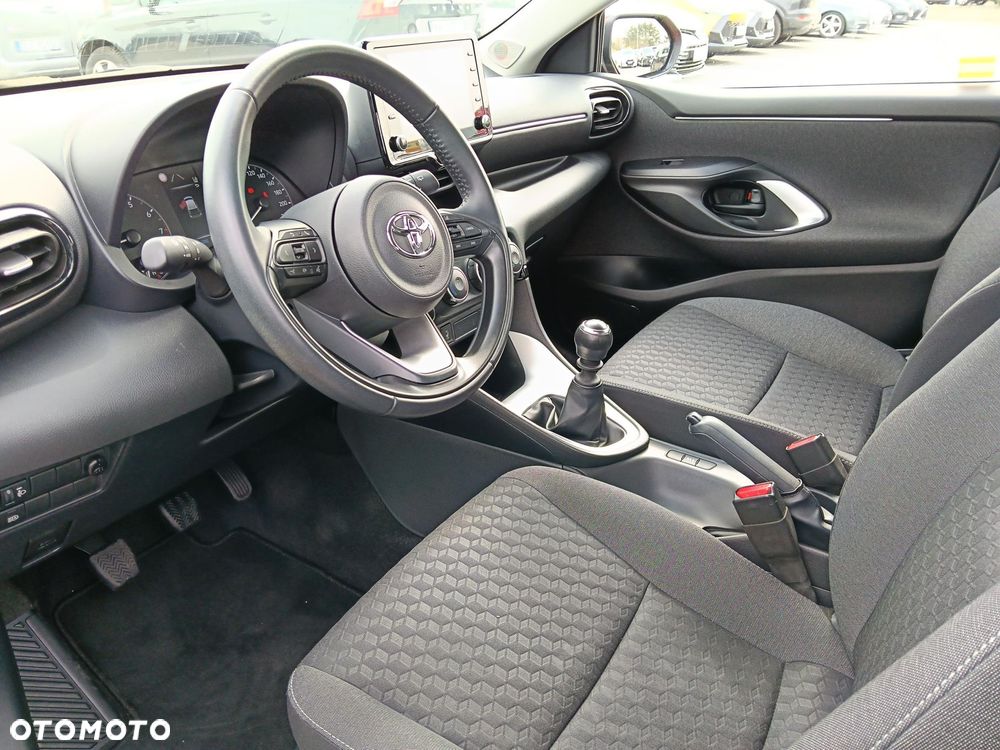 Toyota Yaris - 10