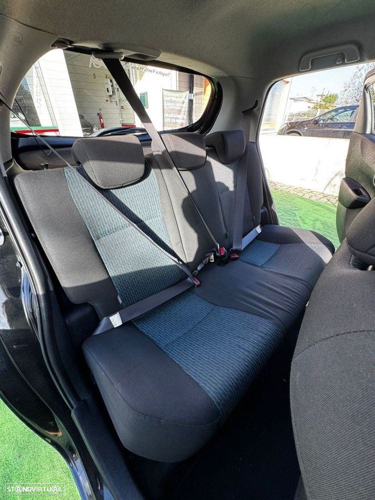 Toyota Yaris 1.33 VVT-i Sport+Navi - 12