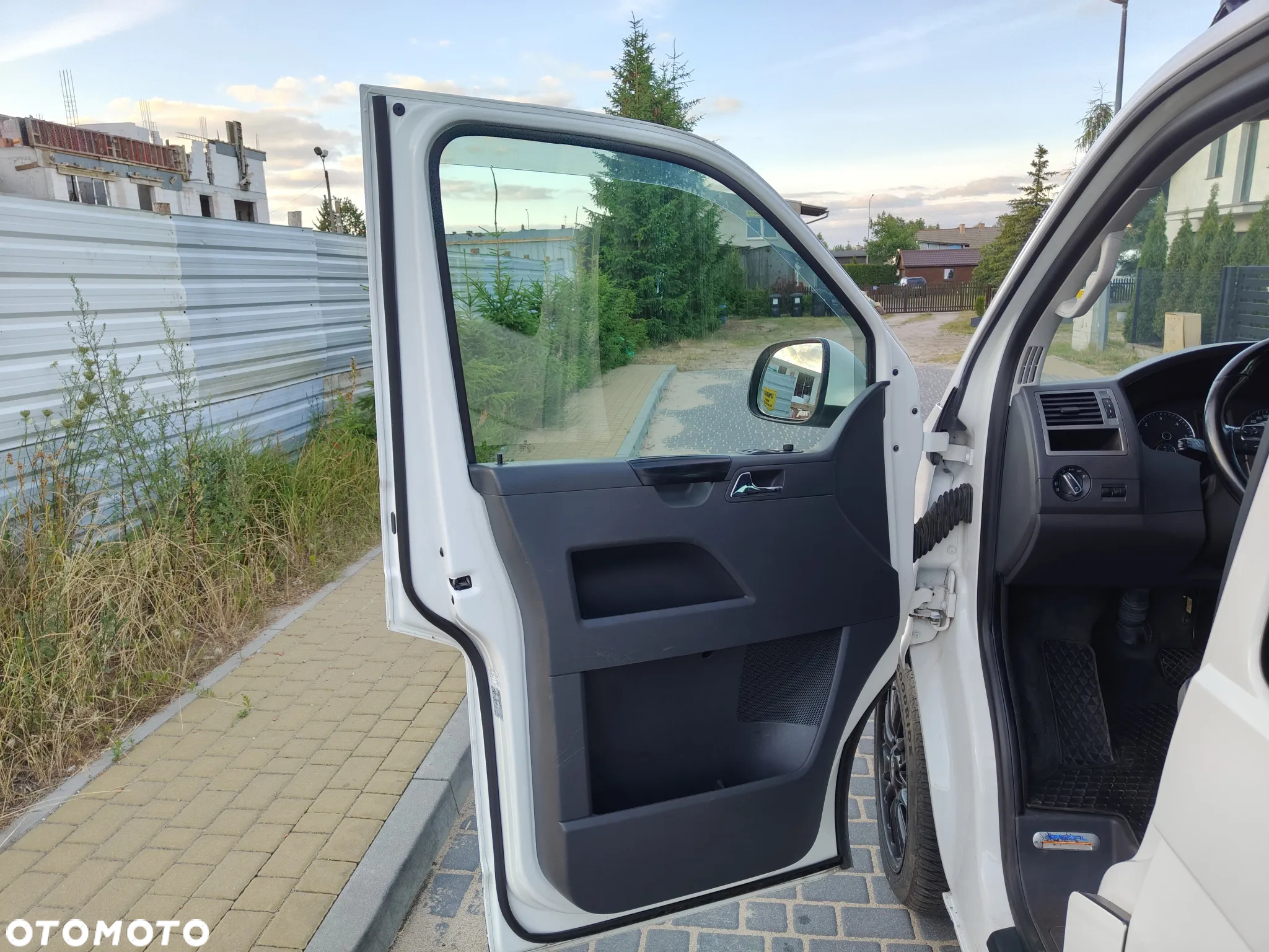 Volkswagen Multivan - 18