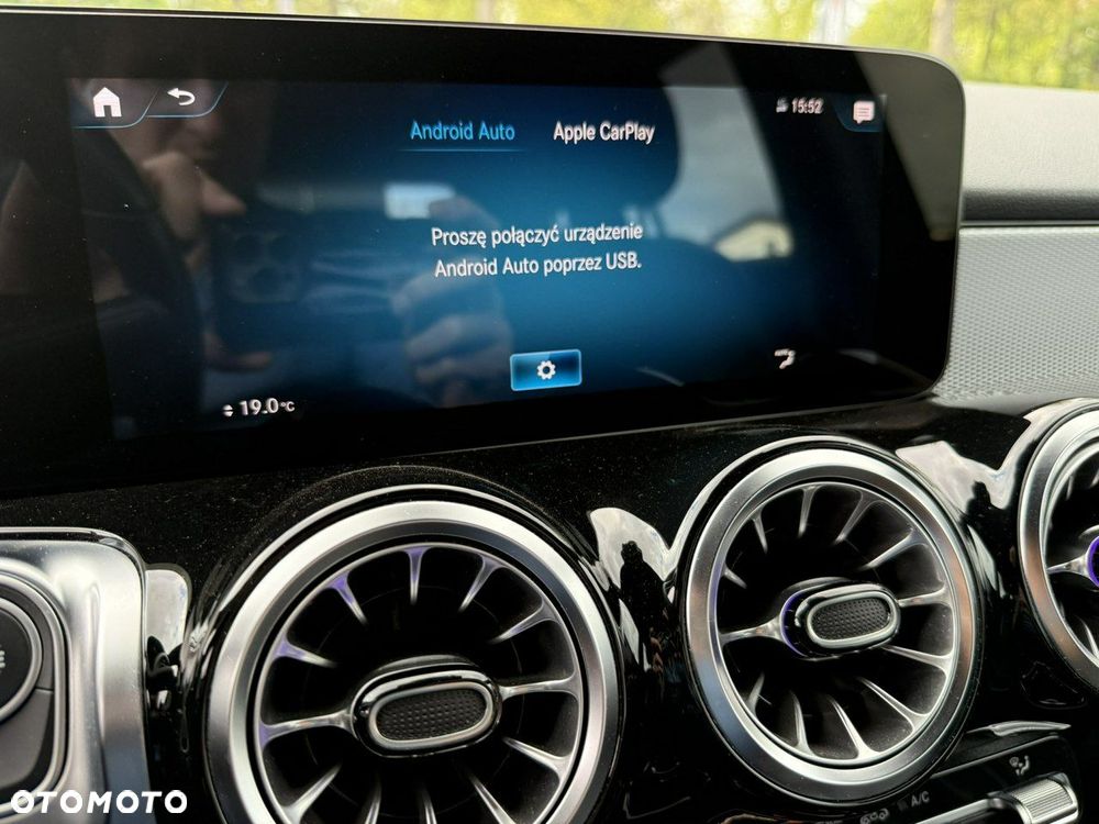 Mercedes-Benz GLB 200 7G-DCT - 32