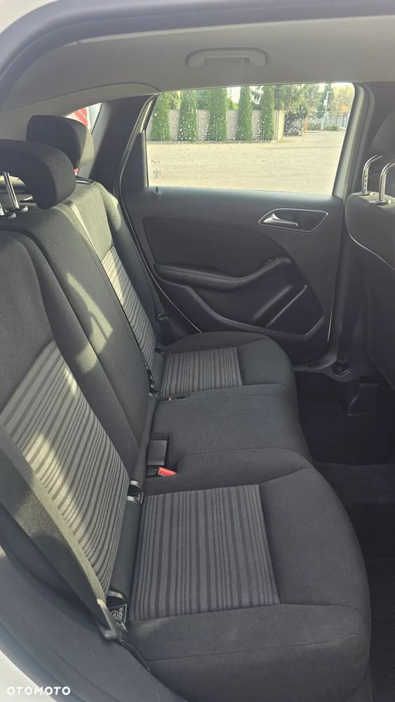 Mercedes-Benz Klasa B 180 - 8