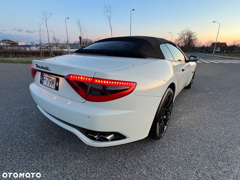 Maserati GranTurismo S Automatik - 12