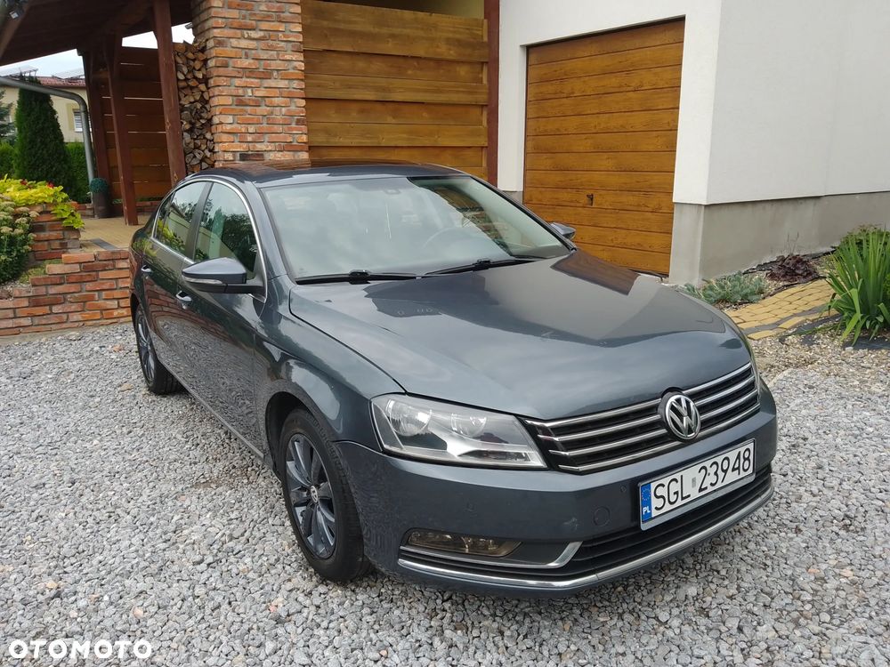 Volkswagen Passat 1.6 TDI DPF BlueMot Highline - 1
