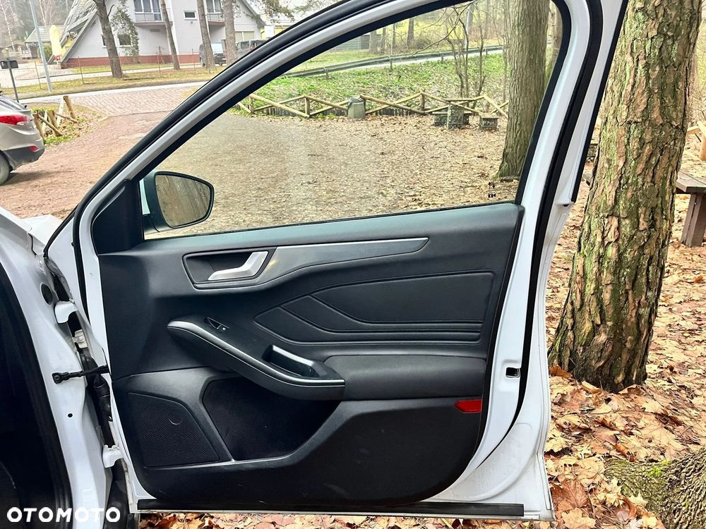 Ford Focus SW 1.5 EcoBoost S&S ACTIVE - 23